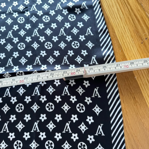 Luxury vibes black silky square scarf size 27x27 - Picture 4 of 4